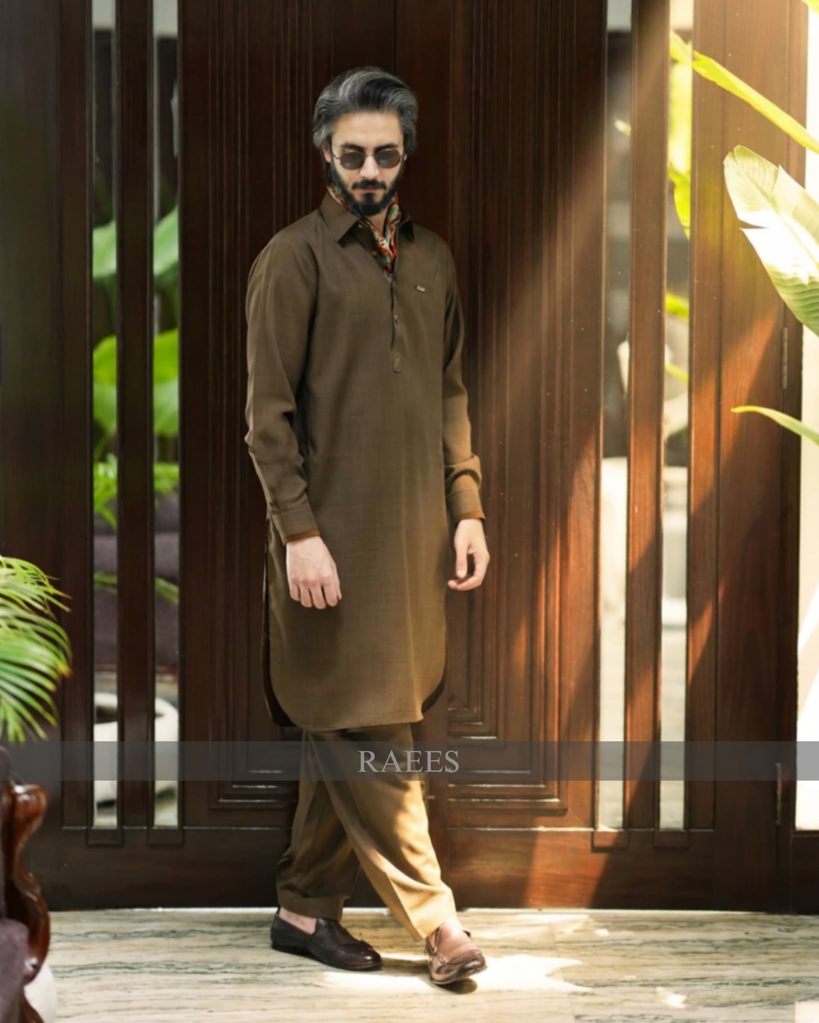 Raees Cavalier Sand Crest
